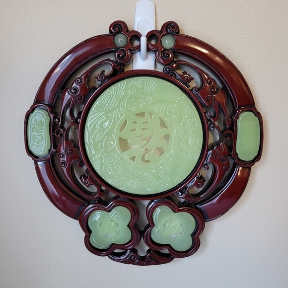 Faux Jade and Resin Decorative Chinese Wall Hanging - Picture 4 of 15